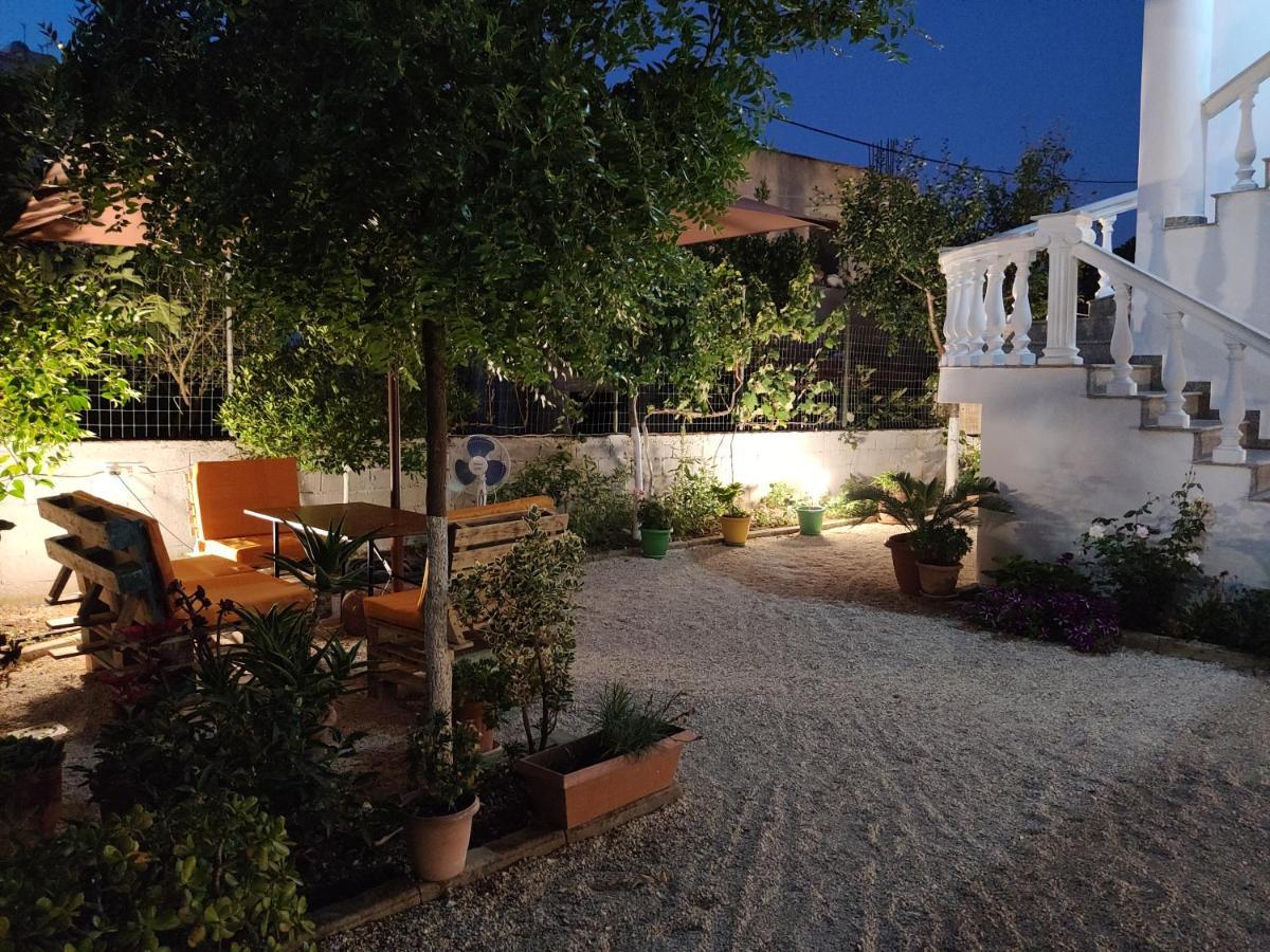 P-Apartment Sarandë Exterior foto