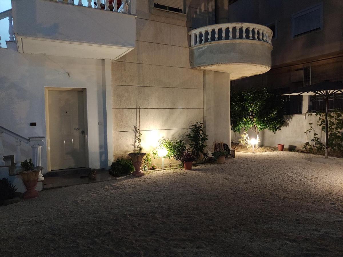 P-Apartment Sarandë Exterior foto